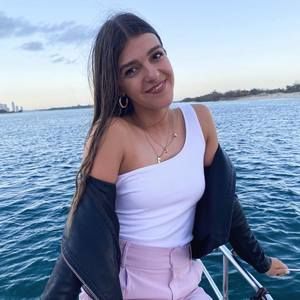 Meet your Posher, Lauren